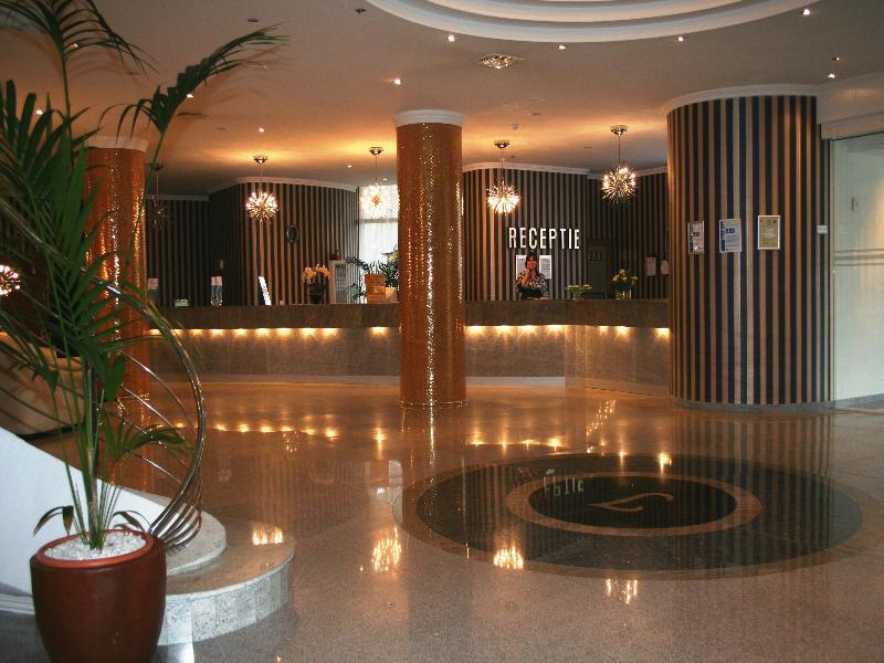 Hôtel International à Băile Felix Extérieur photo